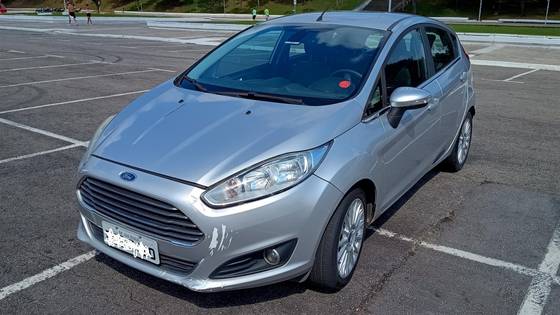 FORD FIESTA 1.6 TITANIUM HATCH 16V FLEX 4P POWERSHIFT